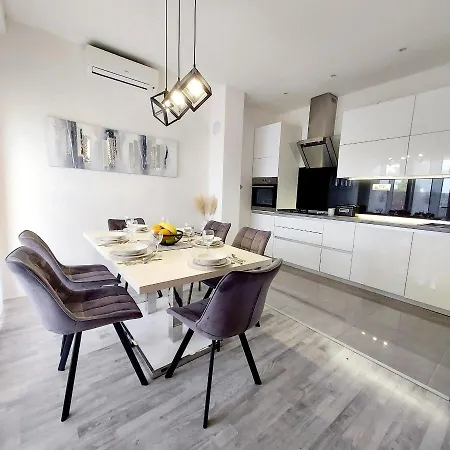 شقة Luxury Garden Penthouse *mk*