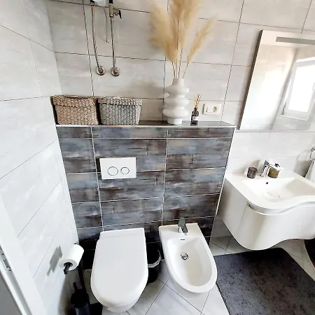 Luxury Garden Penthouse *mk* *