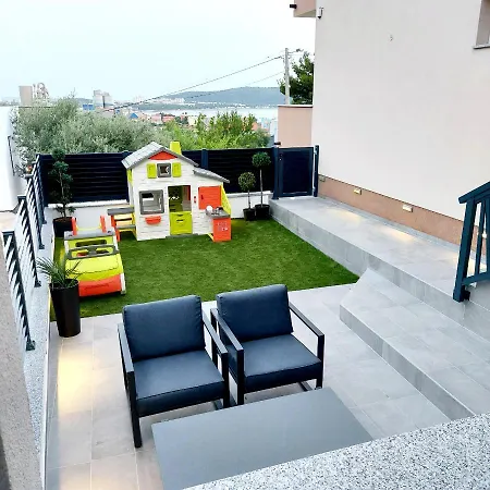 Luxury Garden Penthouse *mk* Kastela
