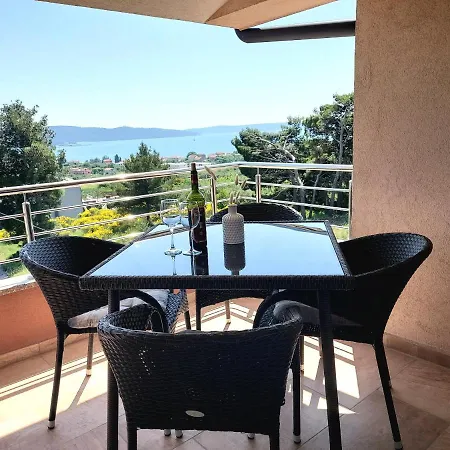 Διαμέρισμα Luxury Garden Penthouse *mk* Kaštela